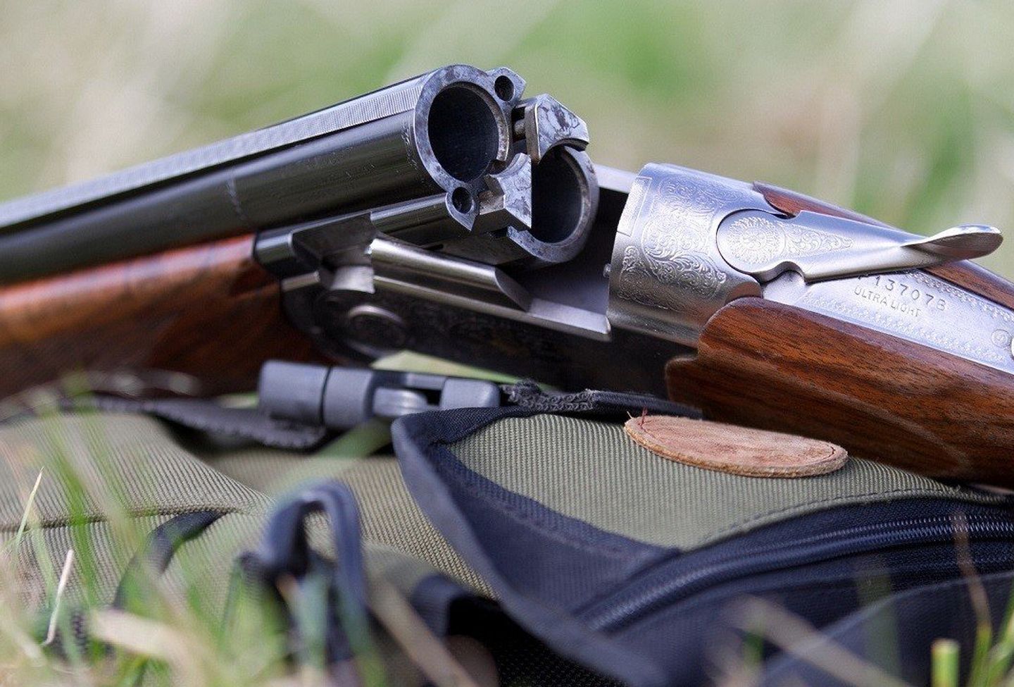 На Львівщині чоловік під час конфлікту вистрелив з рушниці та рикошетом отримав поранення