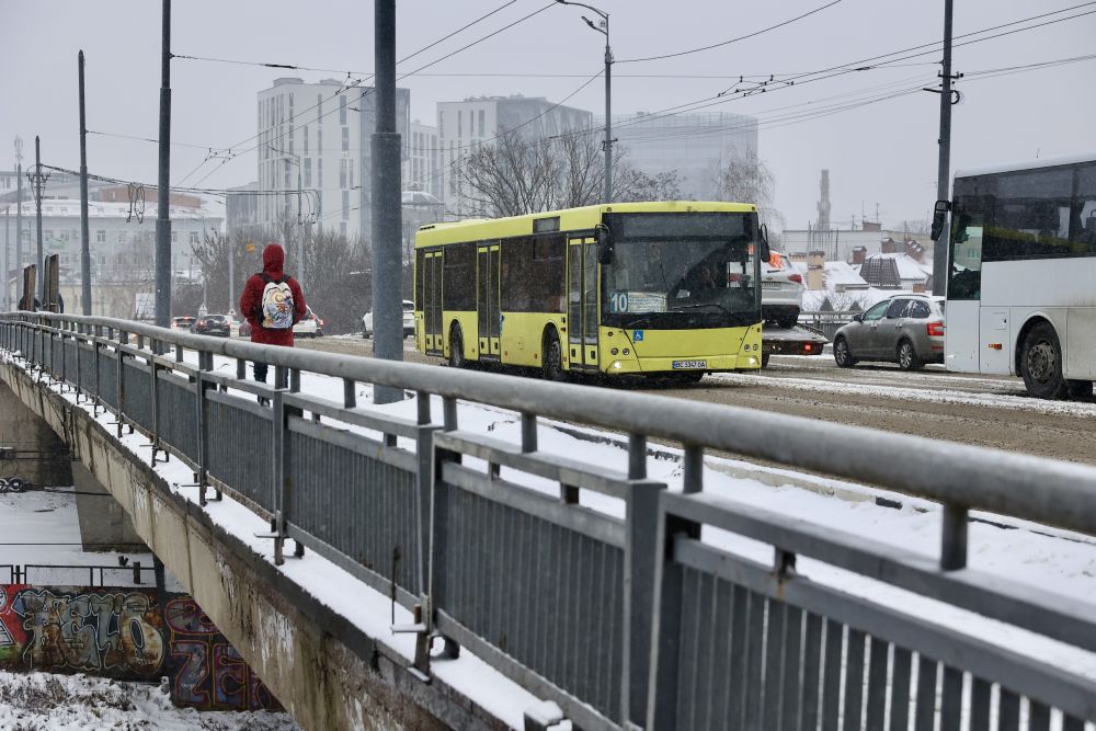 У Львові для проїзду транспорту повністю відкрили Кульпарківський міст