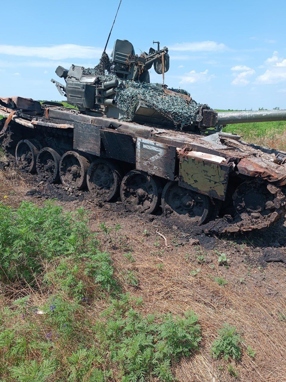 Росіяни втратили за добу майже 600 солдат, 12 танків, багато "броні" та артсистем