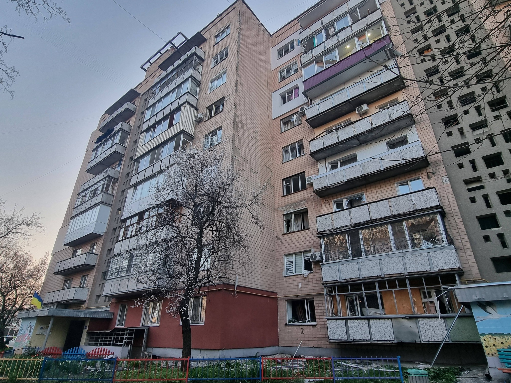 Росіяни атакували житловий квартал Черкас: загинула дитина, є поранені (ФОТО)