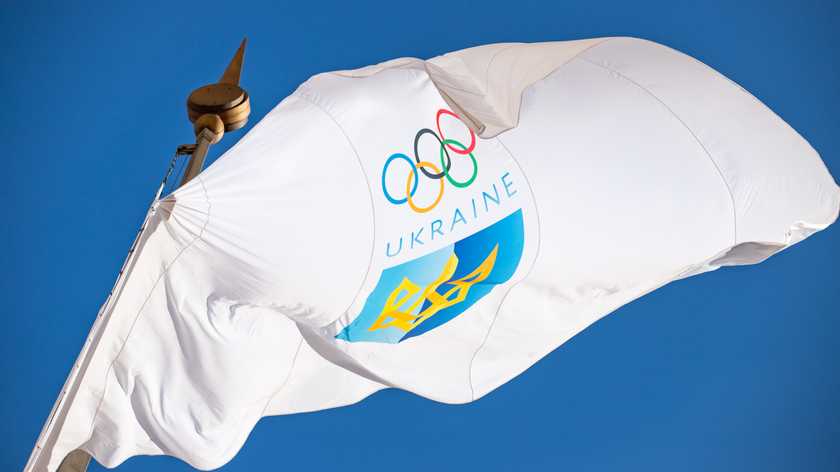 У Львові та Києві підняли олімпійські прапори