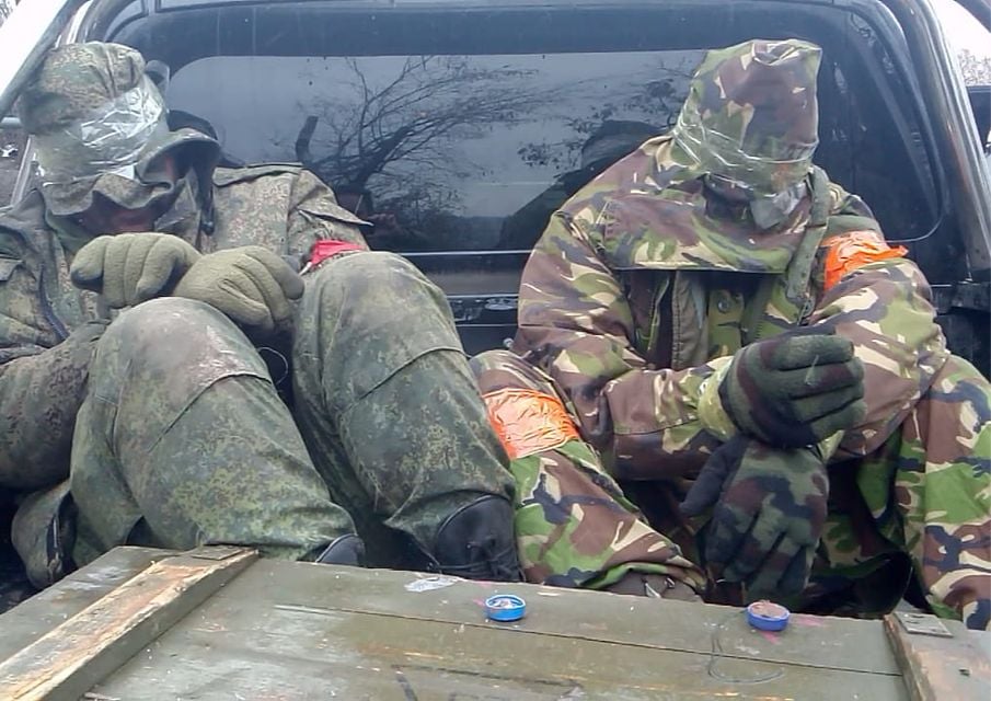 Двоє бійців ЗСУ взяли в полон 14 російських окупантів: деталі