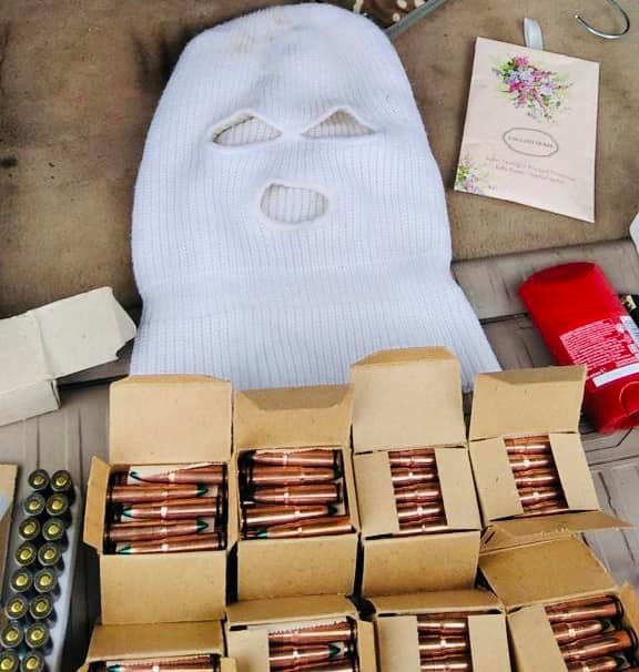 На Прикарпатті зупинили "Лексус", повний зброї і боєприпасів
