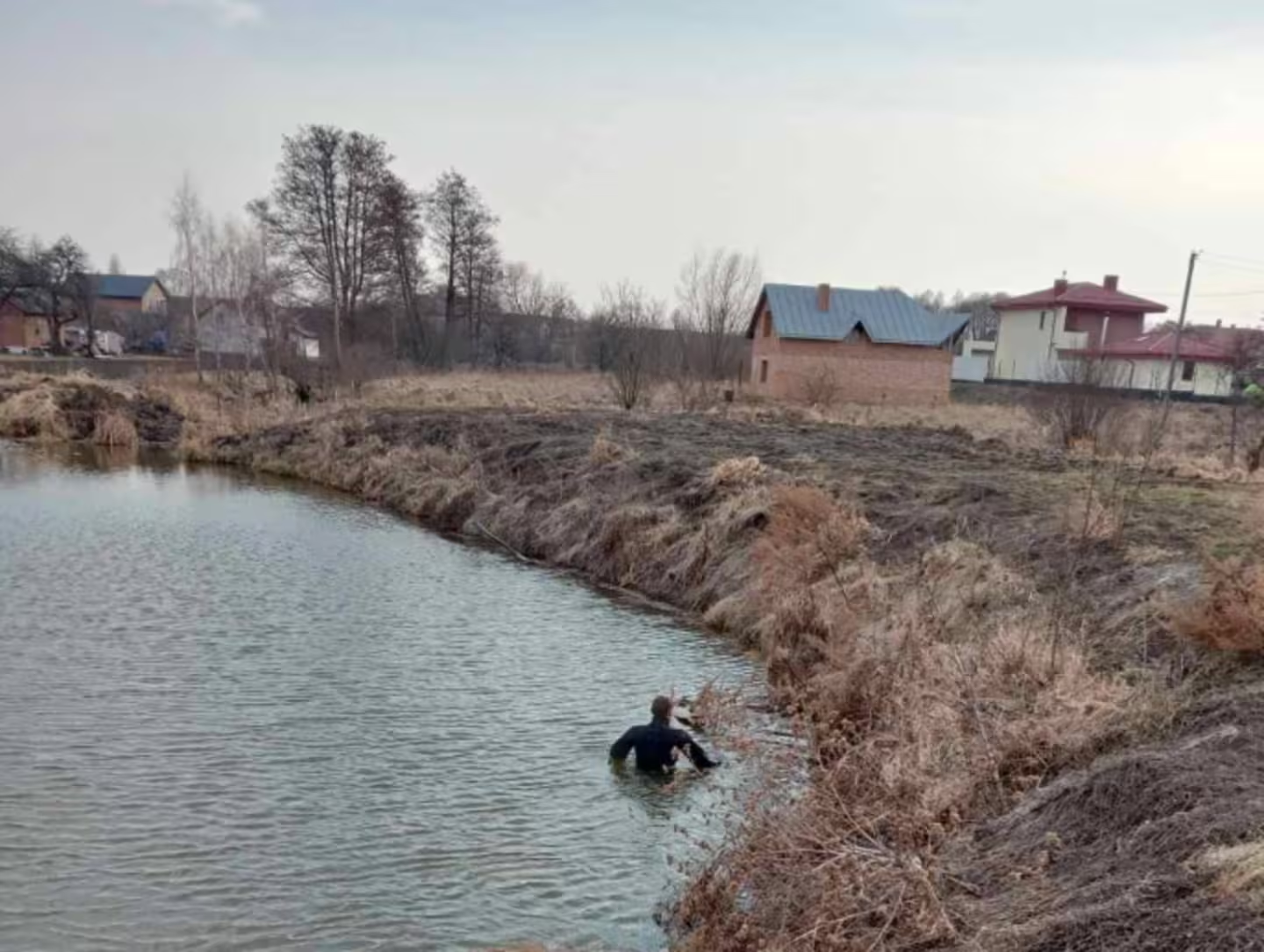 На Львівщині рятувальники безвісти зниклу жінку шукають у водоймах