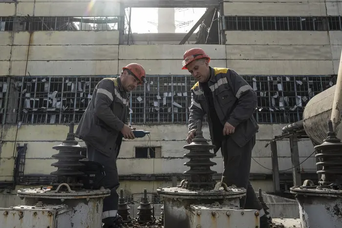 Росія вдарила по електростанціях в Україні: Деталі