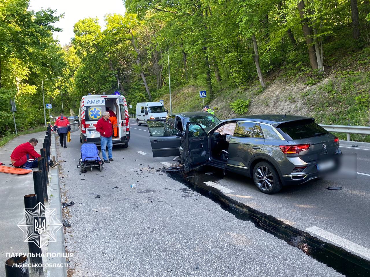 Через ДТП у Львові ускладнений рух на важливій дорозі
