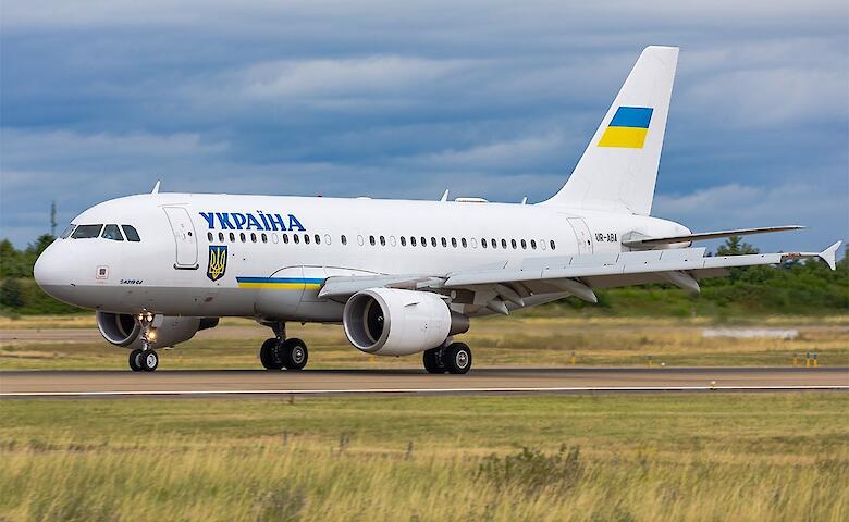 Літак із Зеленським не зміг приземлитися в Кишиневі. Що сталося