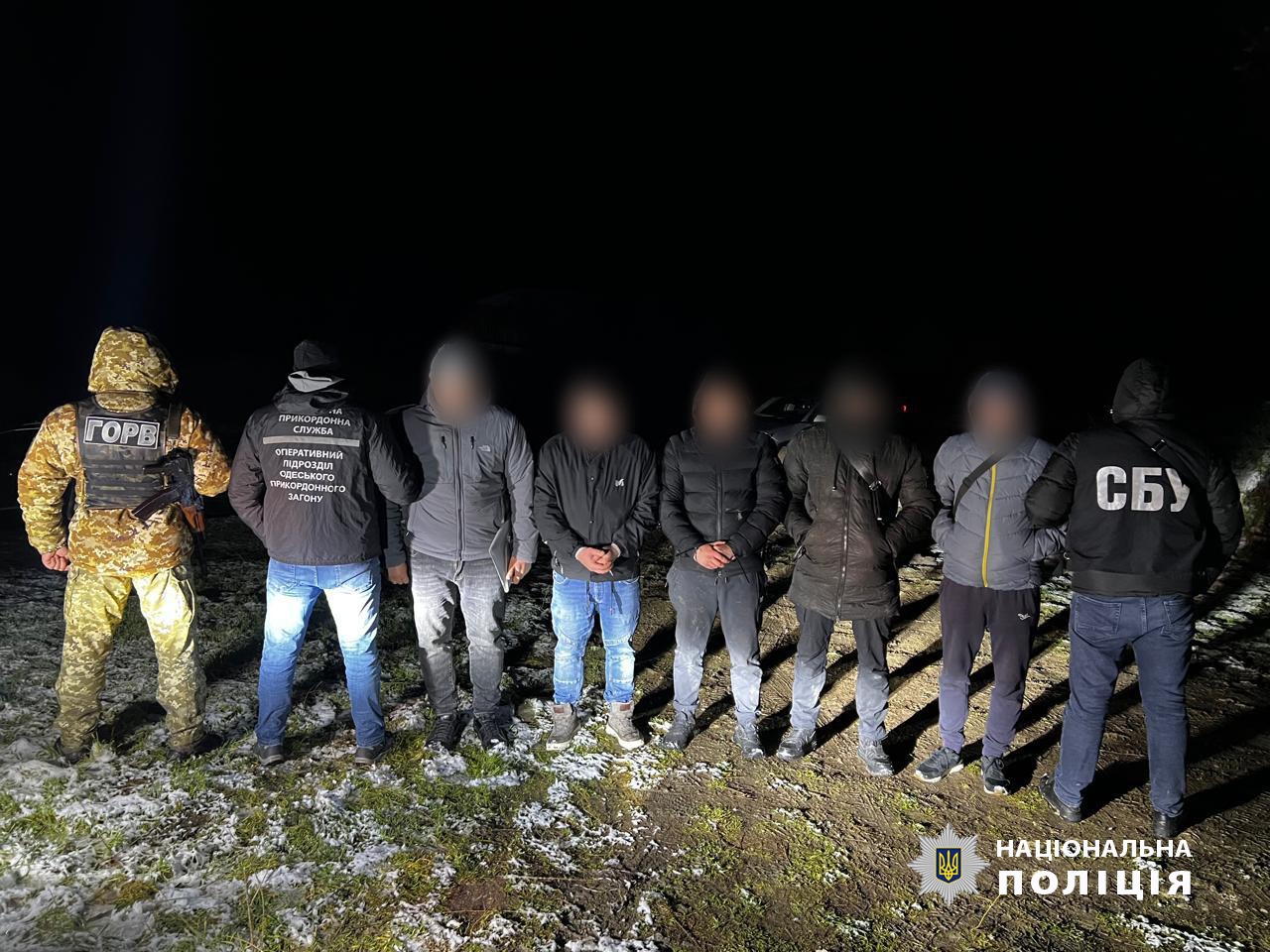 На Закарпатті ухилянтів перевозили до Румунії під купою сміття: як діяла схема