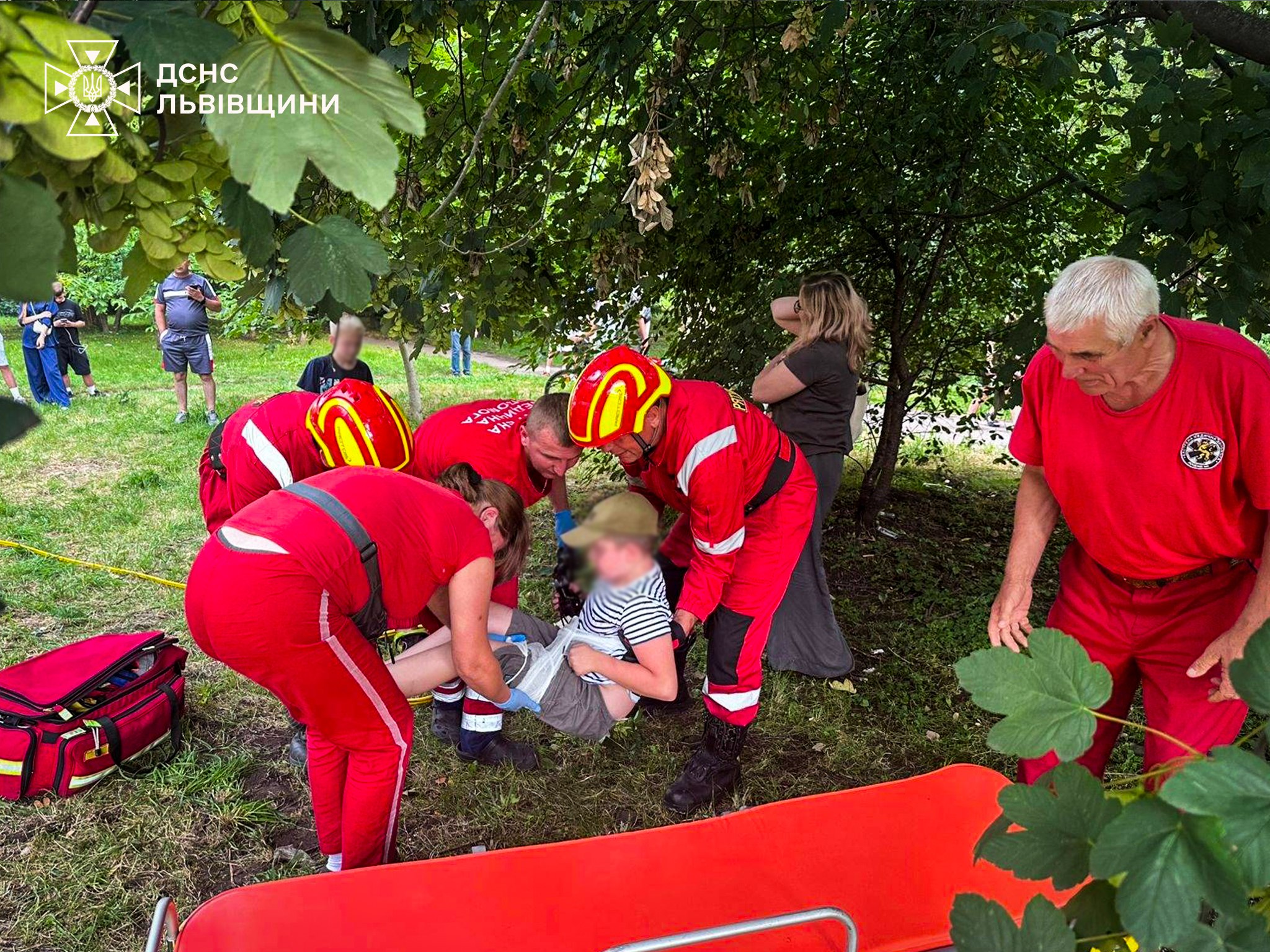На Львівщині дитина серйозно травмувалась, катаючись на велосипеді (фото)