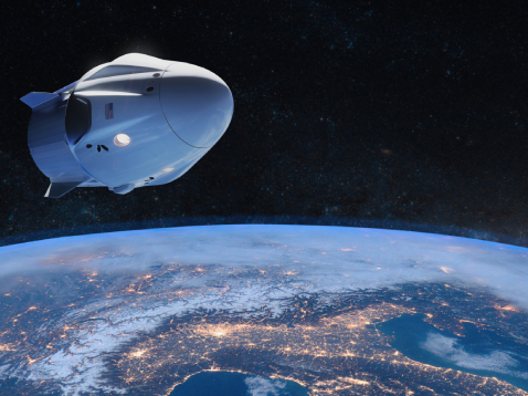 SpaceX вперше в історії виведе туриста у відкритий космос