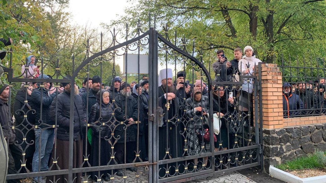 Прихильники МП штурмують найбільший собор України у Черкасах: є потерпілі