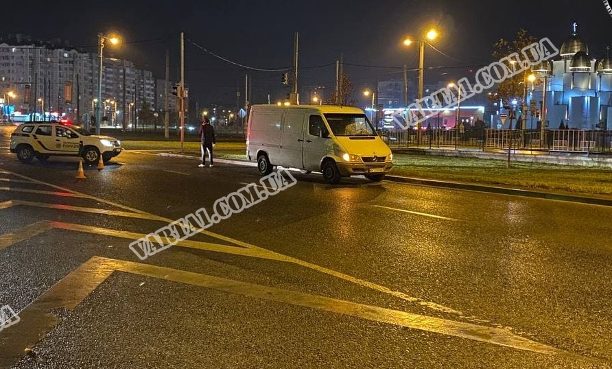 У Львові сталася смертельна ДТП, особу загиблого встановлюють