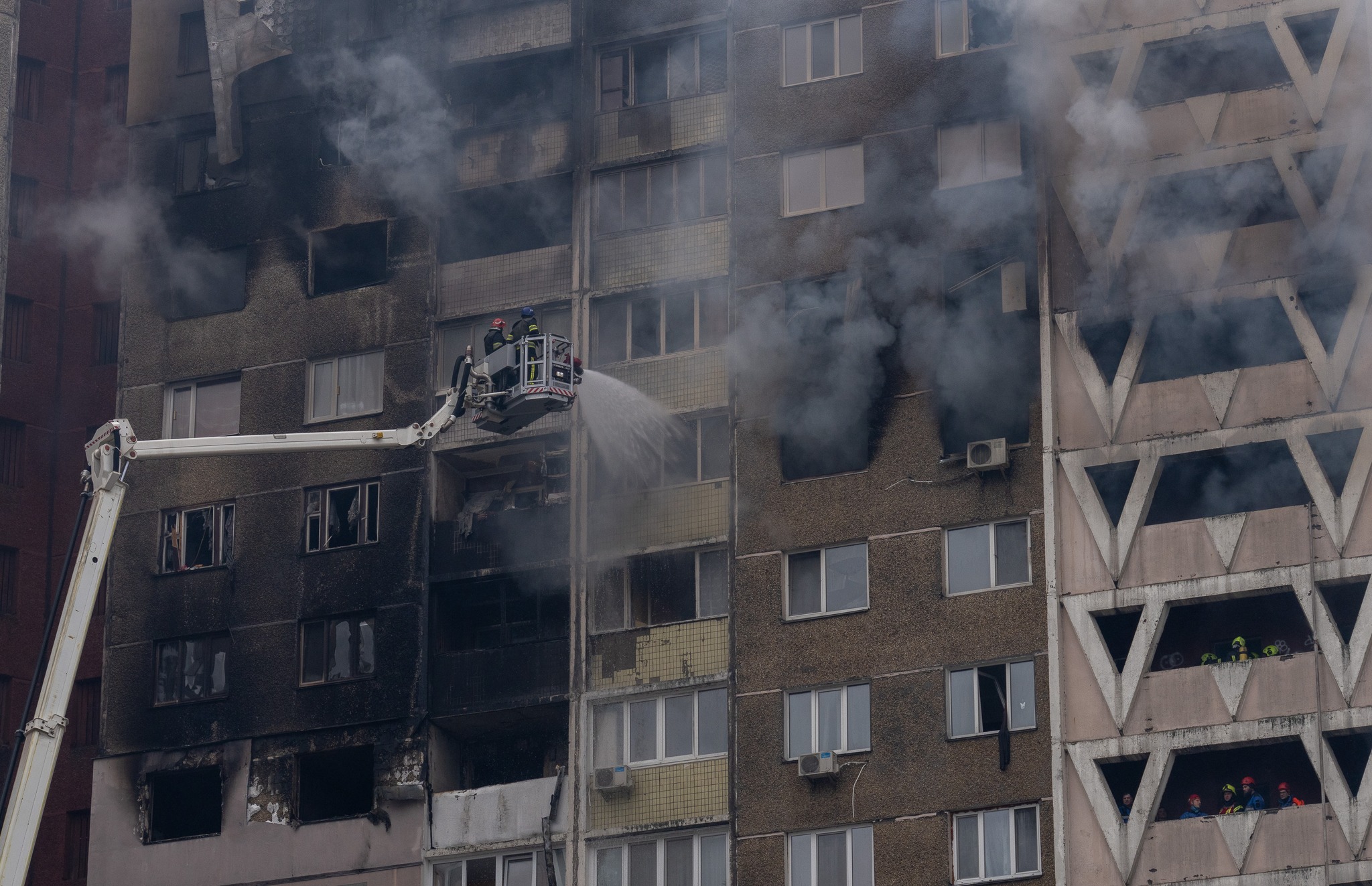 Удар по Києву. ДСНС врятували дітей, які 5 годин провели в задимленій квартирі