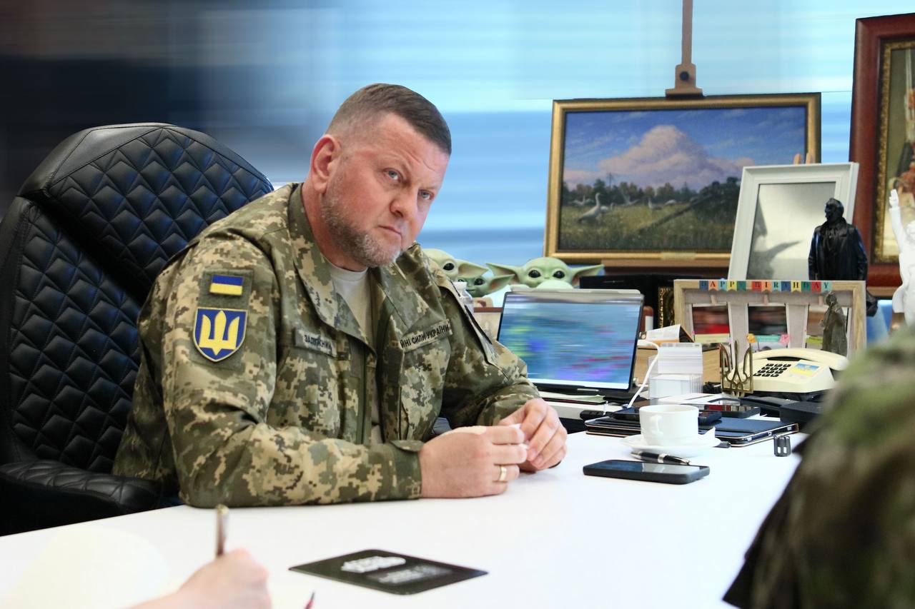 У Залужного відмежувалися від неоднозначних заяв позаштатних радників