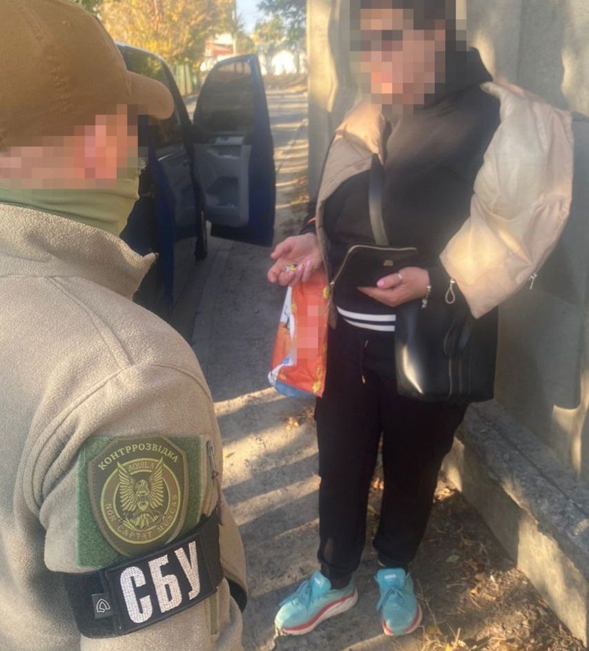 Пропонувала військовим допомогти з прибиранням, щоб розвідати позиції та координувати удари по місту