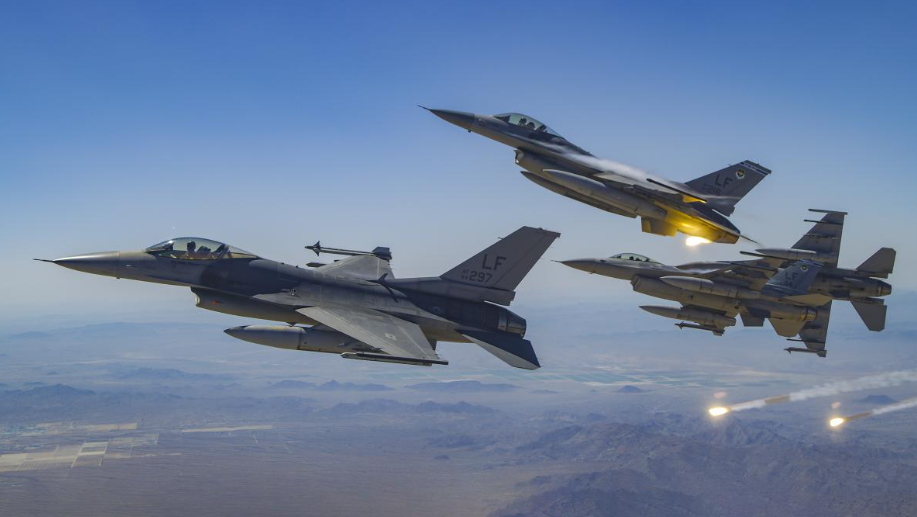 США готові надати Україні літаки F-16. Але є одна умова