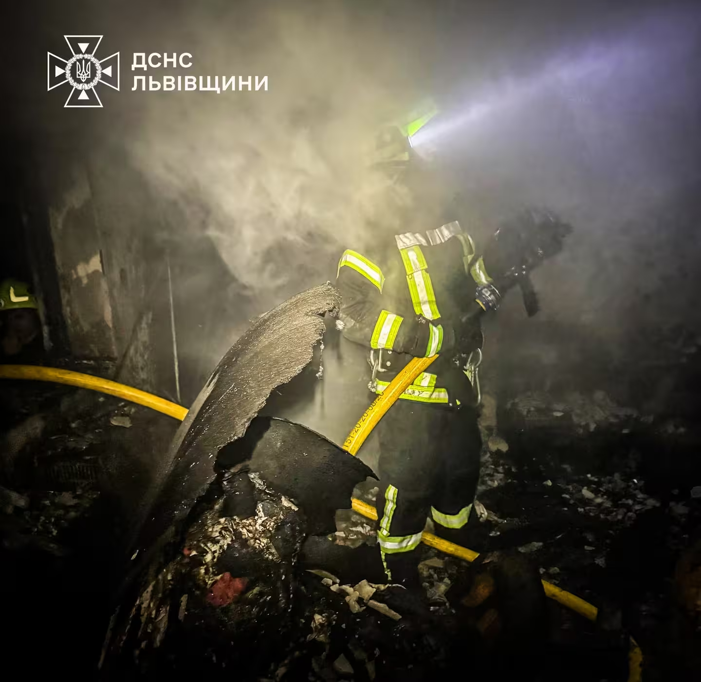 На Львівщині горів житловий будинок (фото)