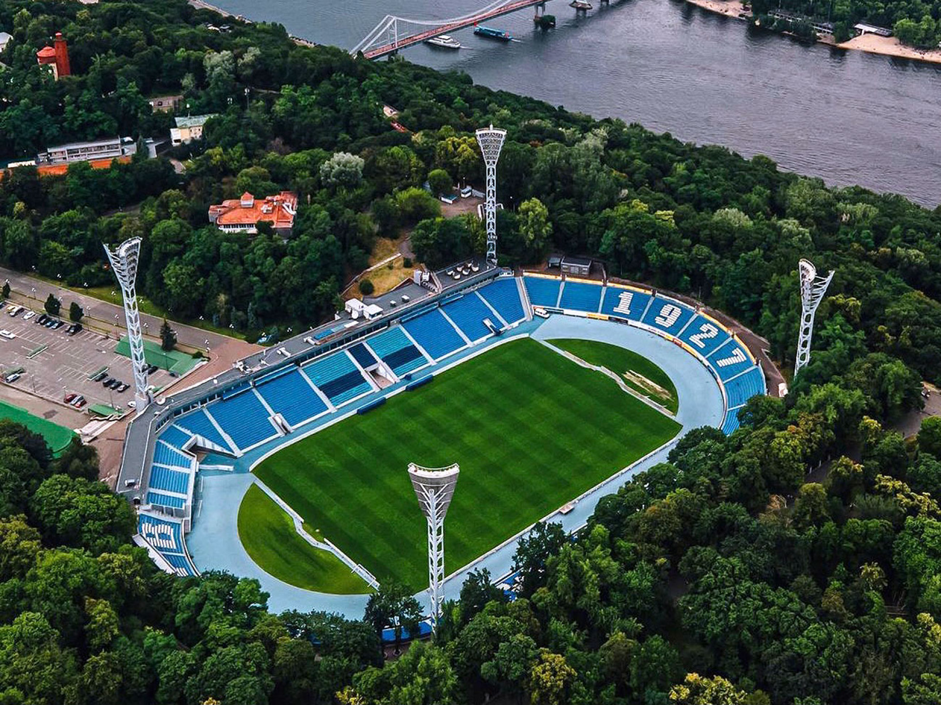 Футбольний клуб «Рух» отримав підтримку з боку київського «Динамо»