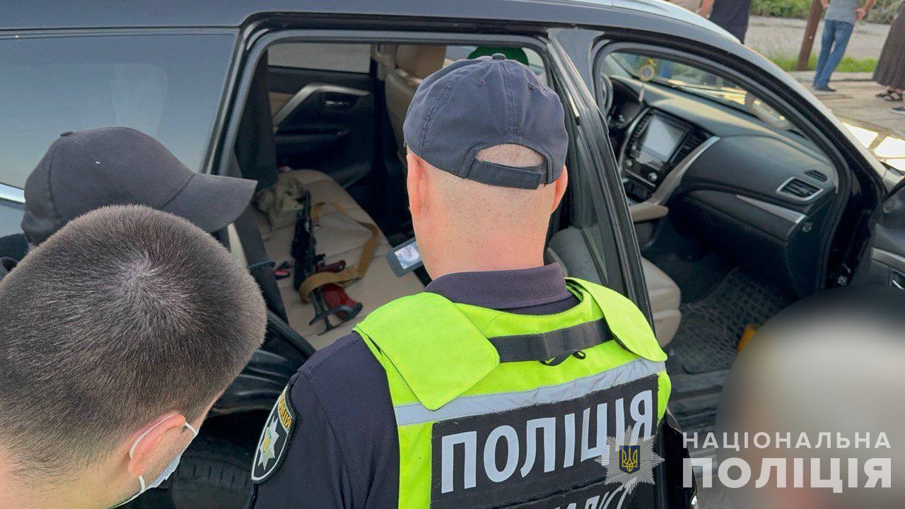 На Вінниччині батько-фермер вистрелив в голову синові: деталі (відео)