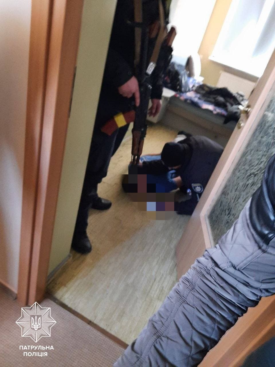 У Львові затримали немісцевих агресивних чоловіків, які фільмували військову частину