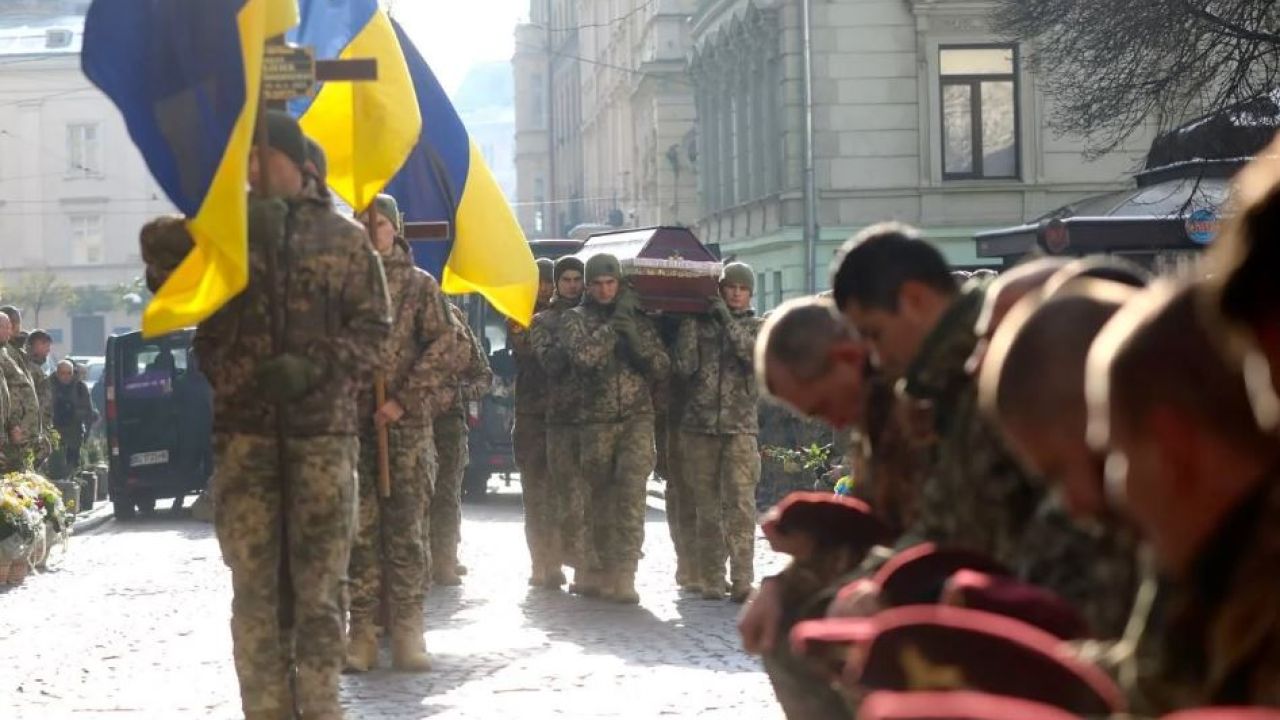 Кабмін змінив порядок виплат сім’ям загиблих військових: що варто знати