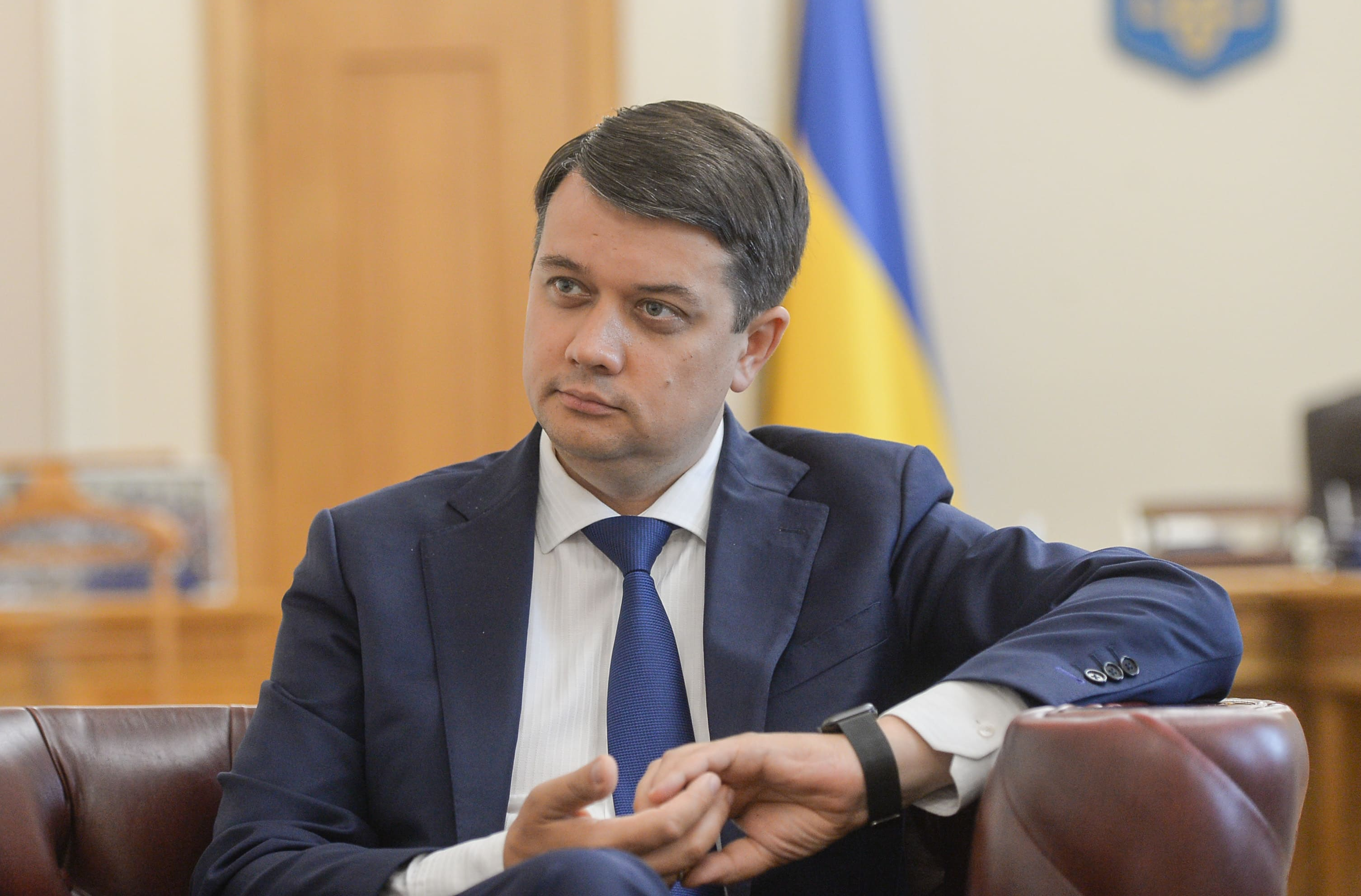 «Трястиме ще більше». Експерти спрогнозували ймовірність відставки Разумкова