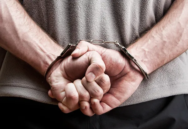 На Львівщині двоє молодиків побили і пограбували родину в приватному будинку