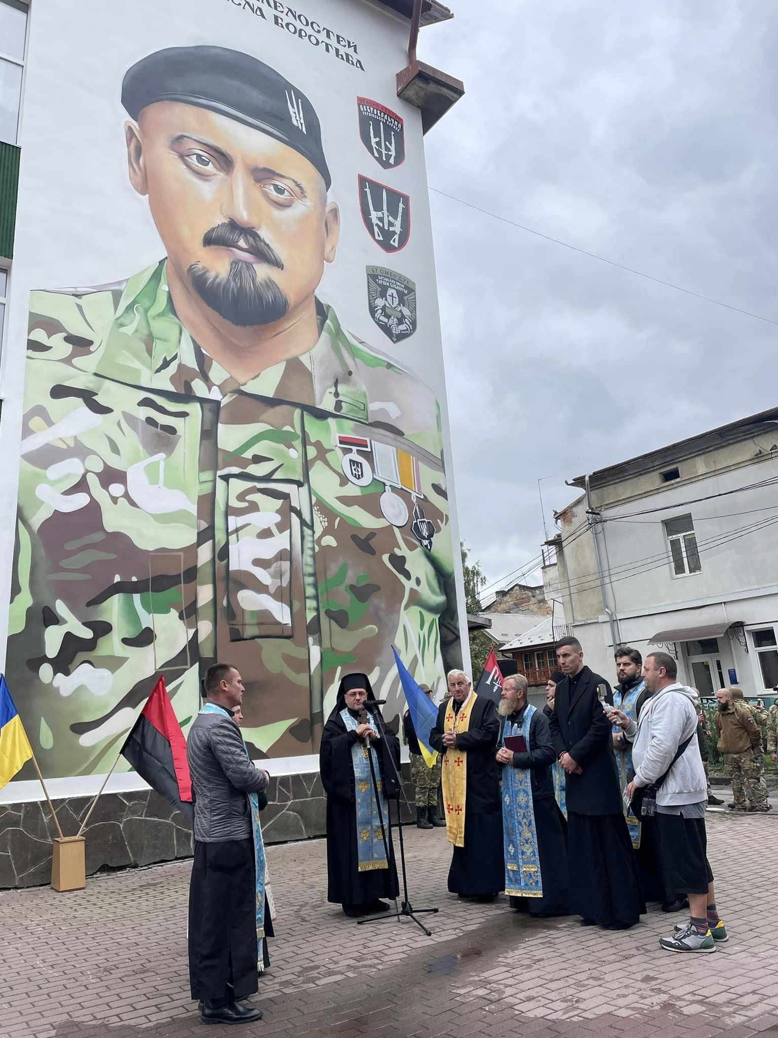 На Львівщині відкрили мурал Герою України Тарасу "Хаммеру" Бобаничу