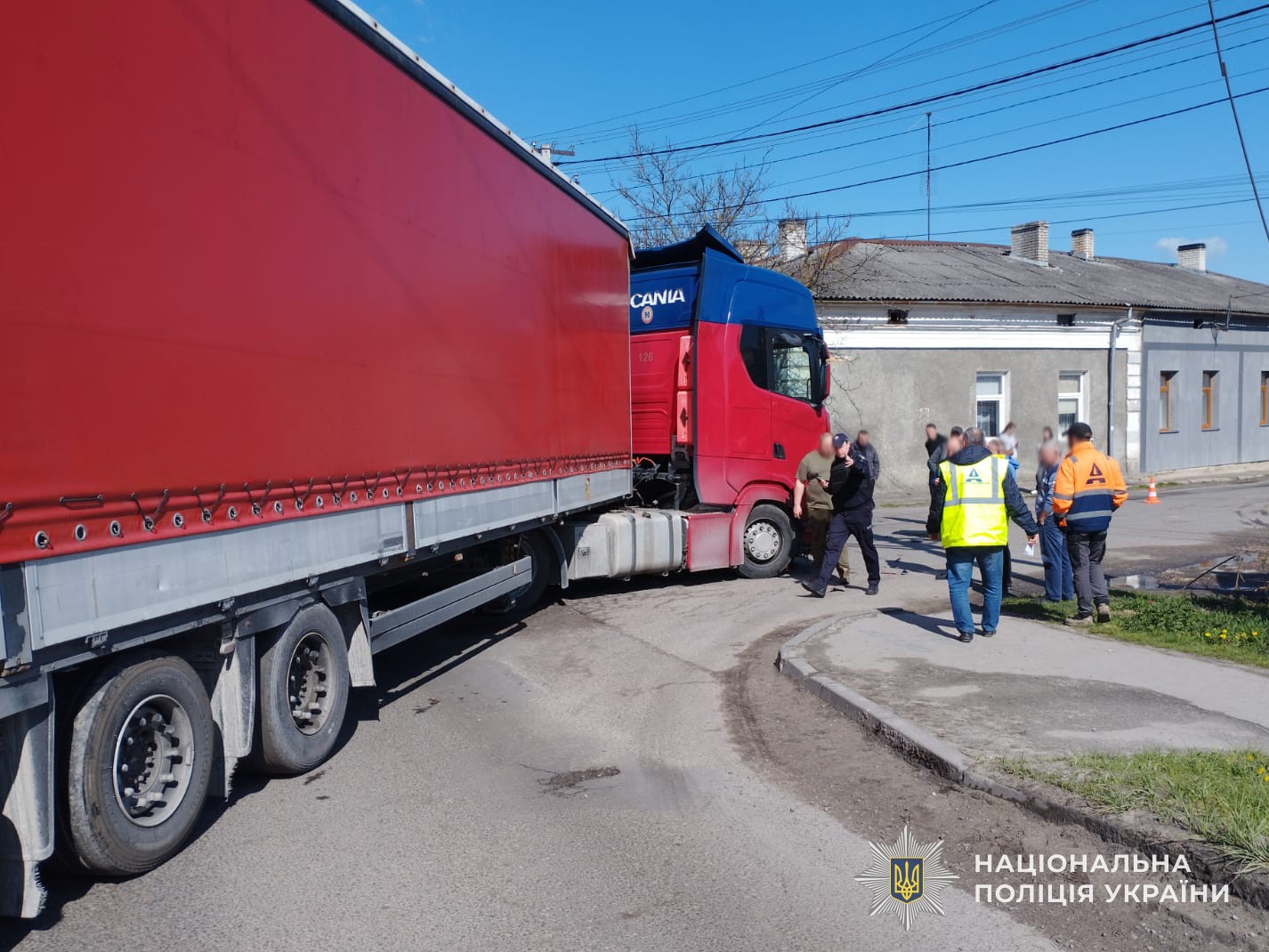 ДТП з вантажівкою і мотоциклом на Львівщині: Заява поліції, ФОТО