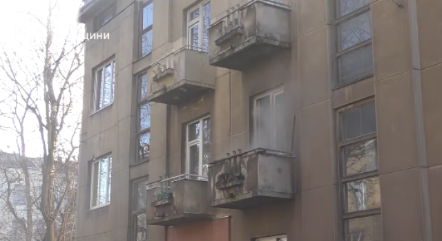 У Львові із задимленої квартири рятувальники вивели 77-річного чоловіка: деталі (відео)