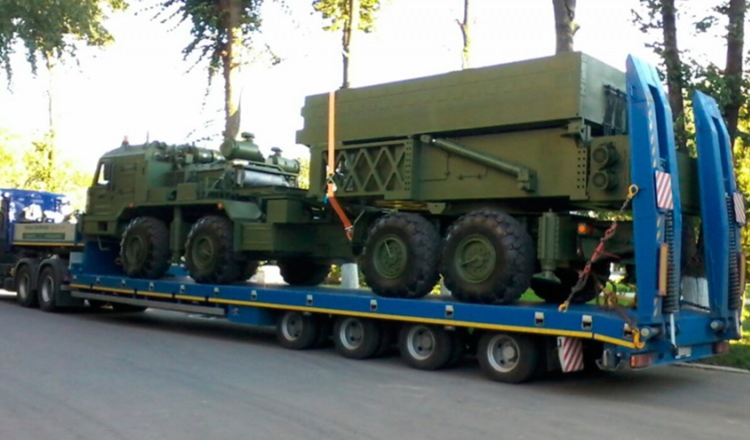 На Херсонщині вперше "хімарснули" новітній розвідувальний комплекс «Ястреб-АВ»