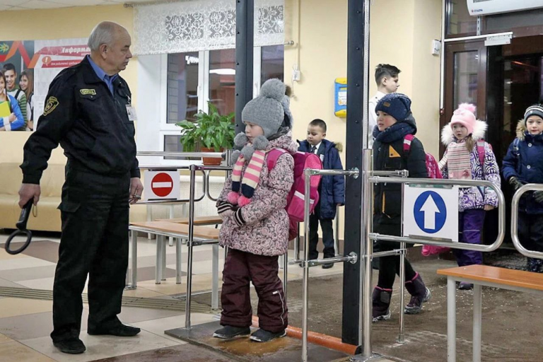 Заклади освіти Львова переходять на посилений пропускний режим: Яка причина