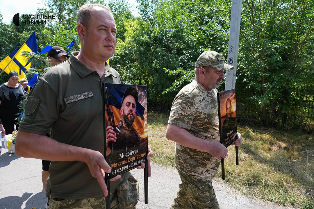 З'явилися фото зі страшного похорону братів, яких вбили через командира 155-ї бригади