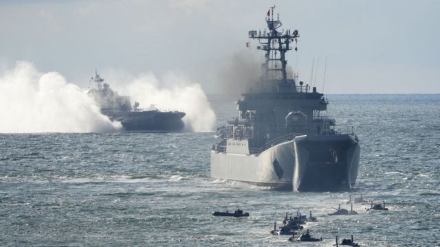 Російські кораблі у Чорному морі відійшли на 200 км від українського берега
