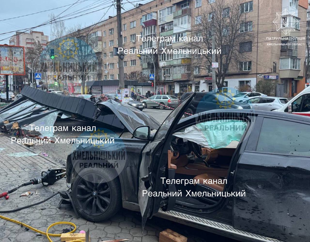 Зупинку збив, як коробку сірників: зʼявилося відео моменту смертельної ДТП у Хмельницьку