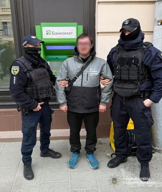 У центрі Львова спіймали закладчика амфетаміну