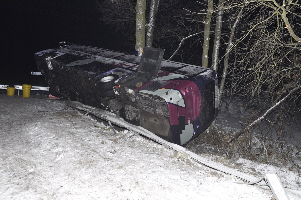 У Польщі перекинувся автобус з українцями: є постраждалі