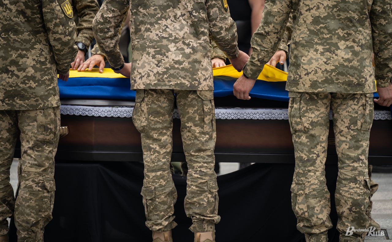 Назавжди в строю: сьогодні Львів прощається із захисником Орестом Гучком (фото)