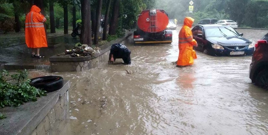 Зливи в окупованому Криму. Чи допоможе це вирішити проблему води