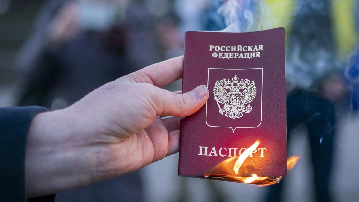 Окупанти продовжують примусову паспортизацію українців. Вигадали нову схему