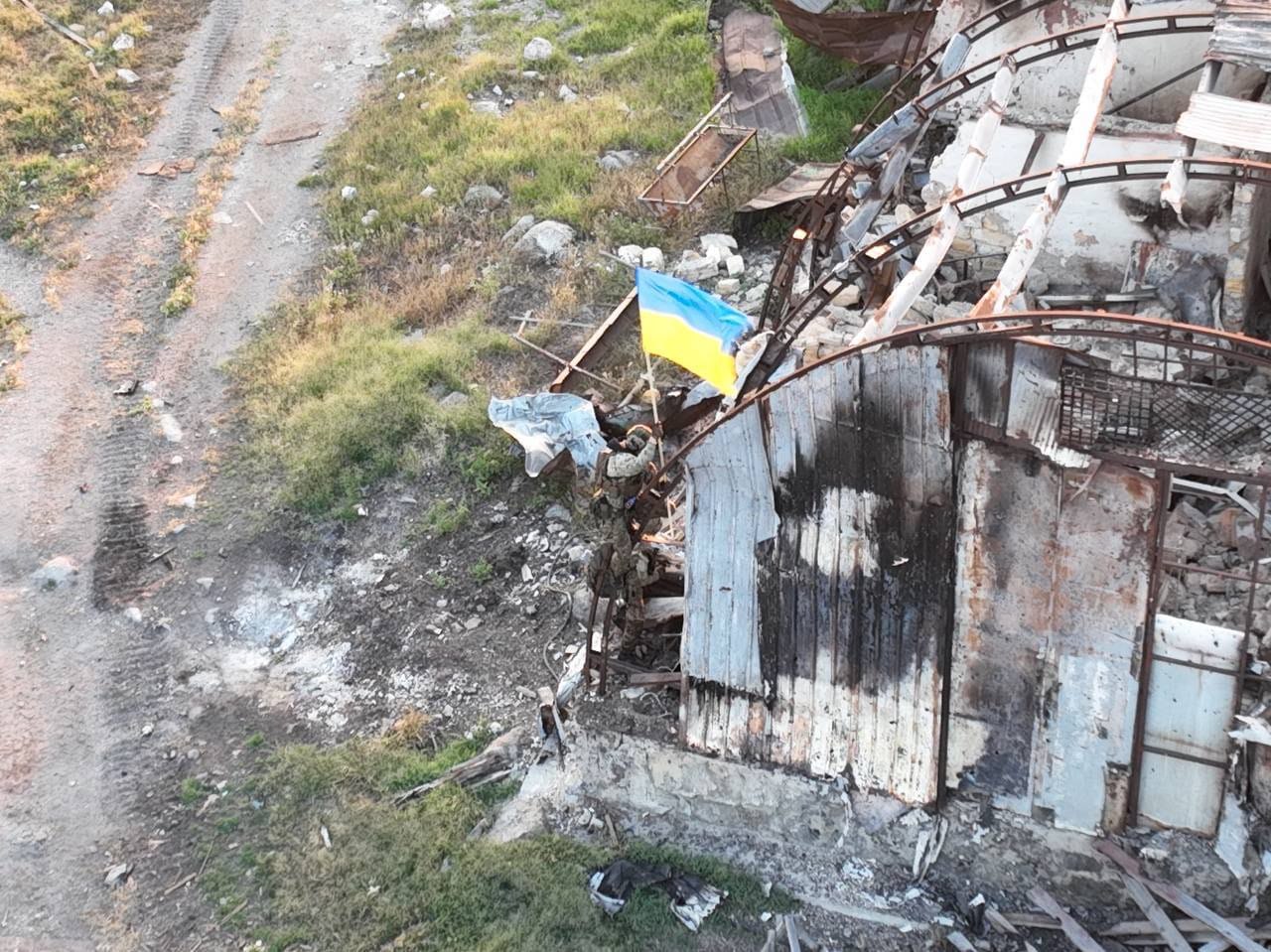 Воїни, які встановили прапор на Зміїному, живі. Генштаб ЗСУ