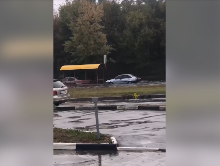 Автівки йдуть під воду: у Києві вирує негода