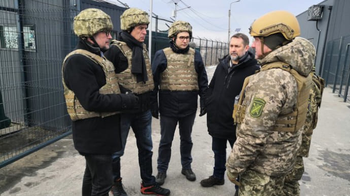 Міністри з європейських країн уперше в Україні так близько до лінії розмежування