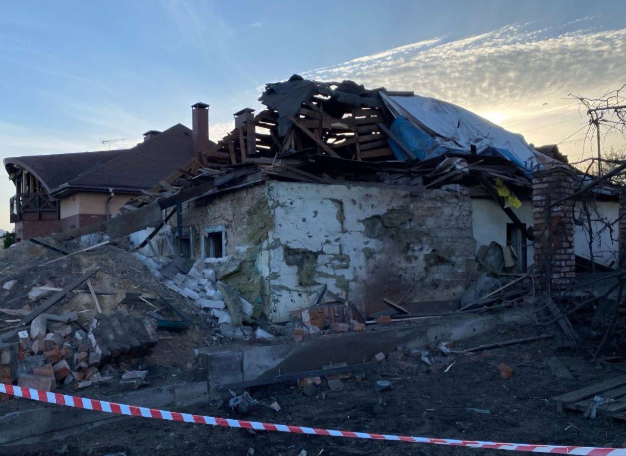 У Дніпрі 12 людей постраждали через падіння уламків крилатої ракети. Оновлено (від 19:33)