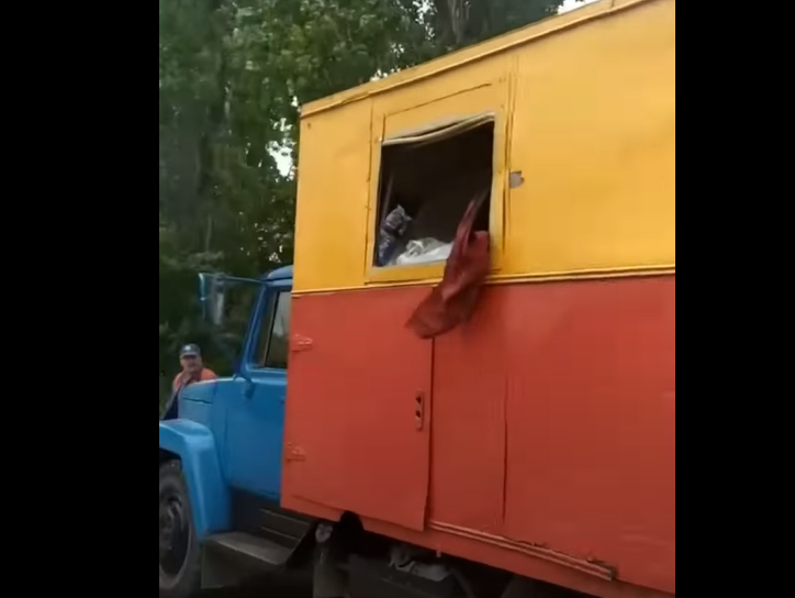 Миколаївські комунальники потрапили під рашистський обстріл