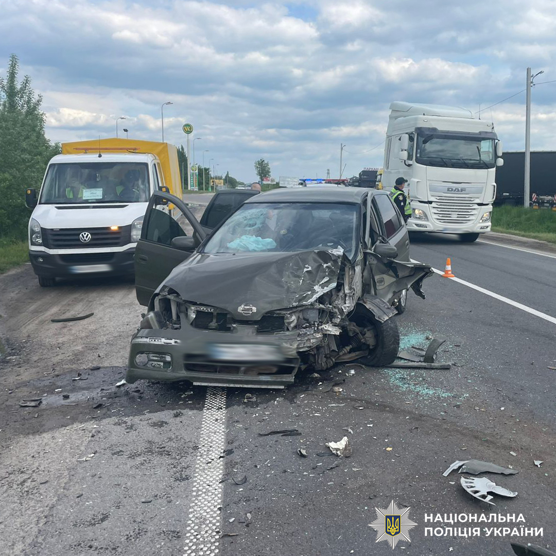 На Львівщині не розминулися два авто