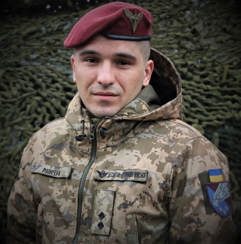 #Живий_Герой. З Криму до Львова. Від різьбяра до десантника