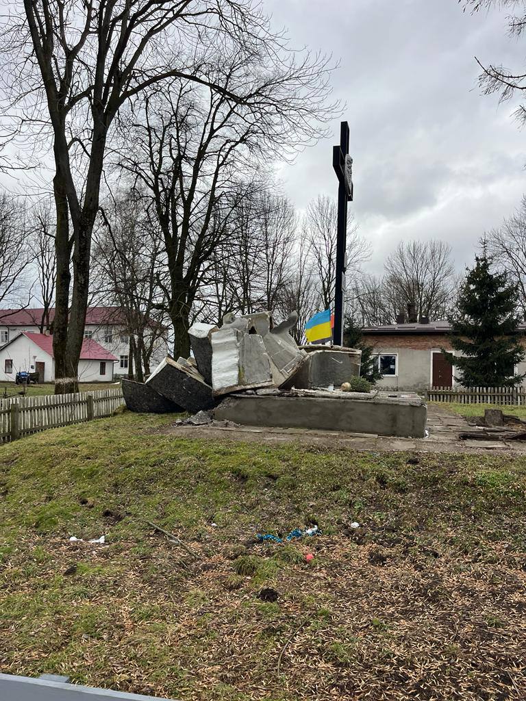 Знесли останній пам'ятник: на Львівщині завершили процес декомунізації