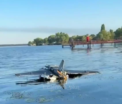 По Дніпру у Києві пливе собі ворожий «Шахед» (відео)