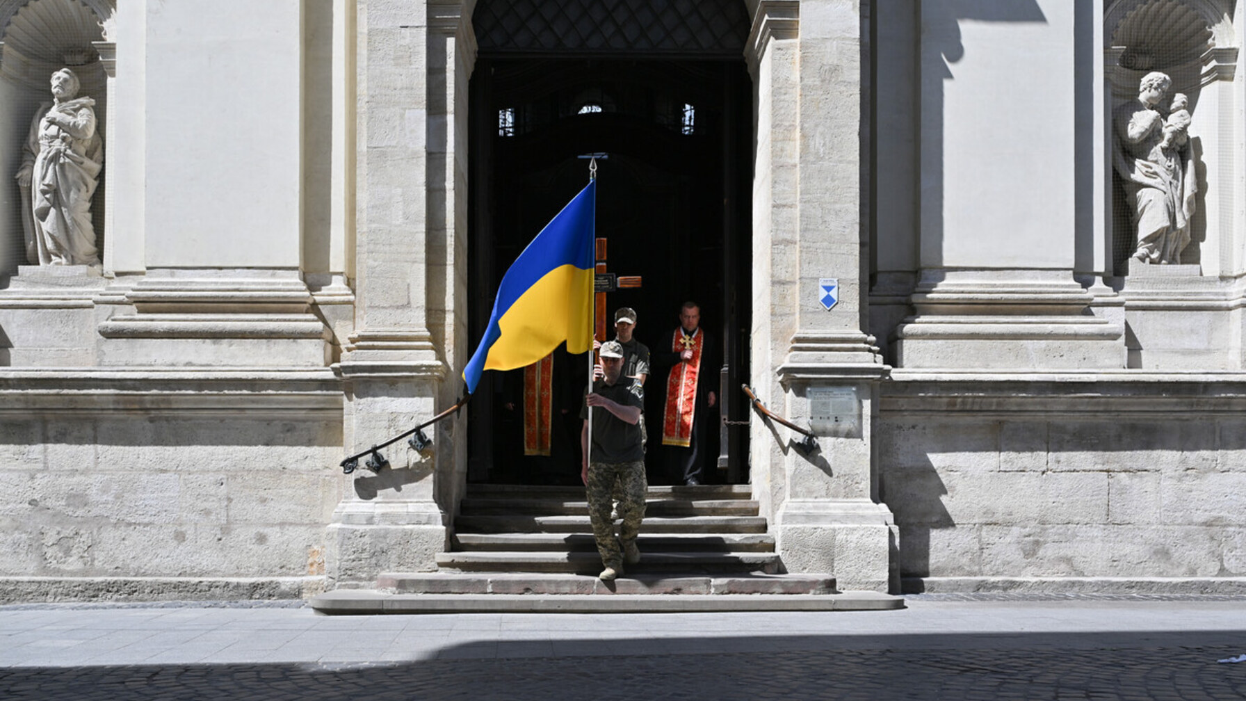 Віддали життя за Україну: Львів завтра проведе в останню дорогу двох Героїв